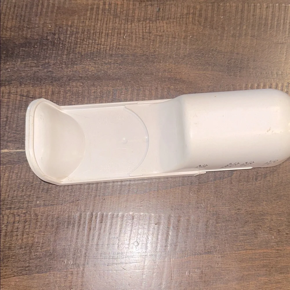 Corning measures asjusta White Adjustable Scoop